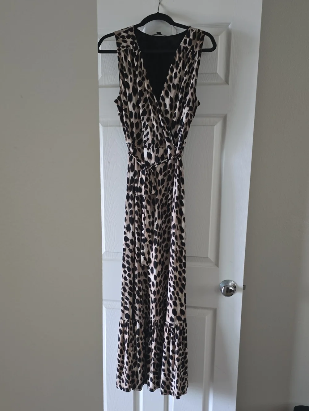 NWOT International Concepts Beige and Black Leopard Print Sleeveless Maxi Dress